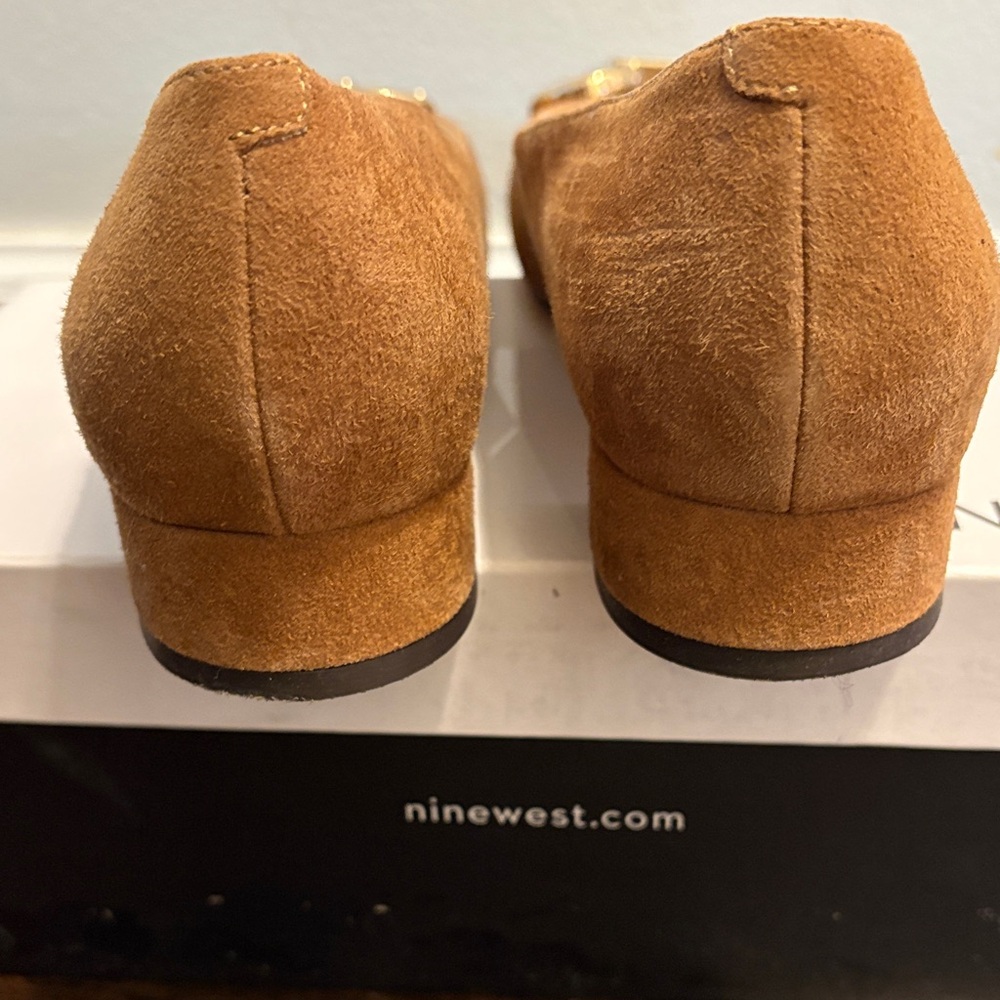 JUST GOT SOLD!!! Nine West Works Dress Flats with Gold Detailing - Picture 5 of 9